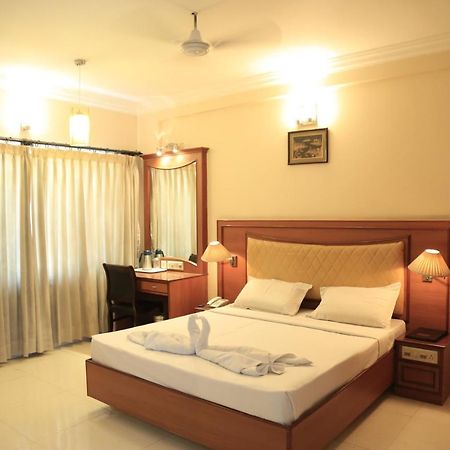 Hotel Devi Tower Salem Bagian luar foto