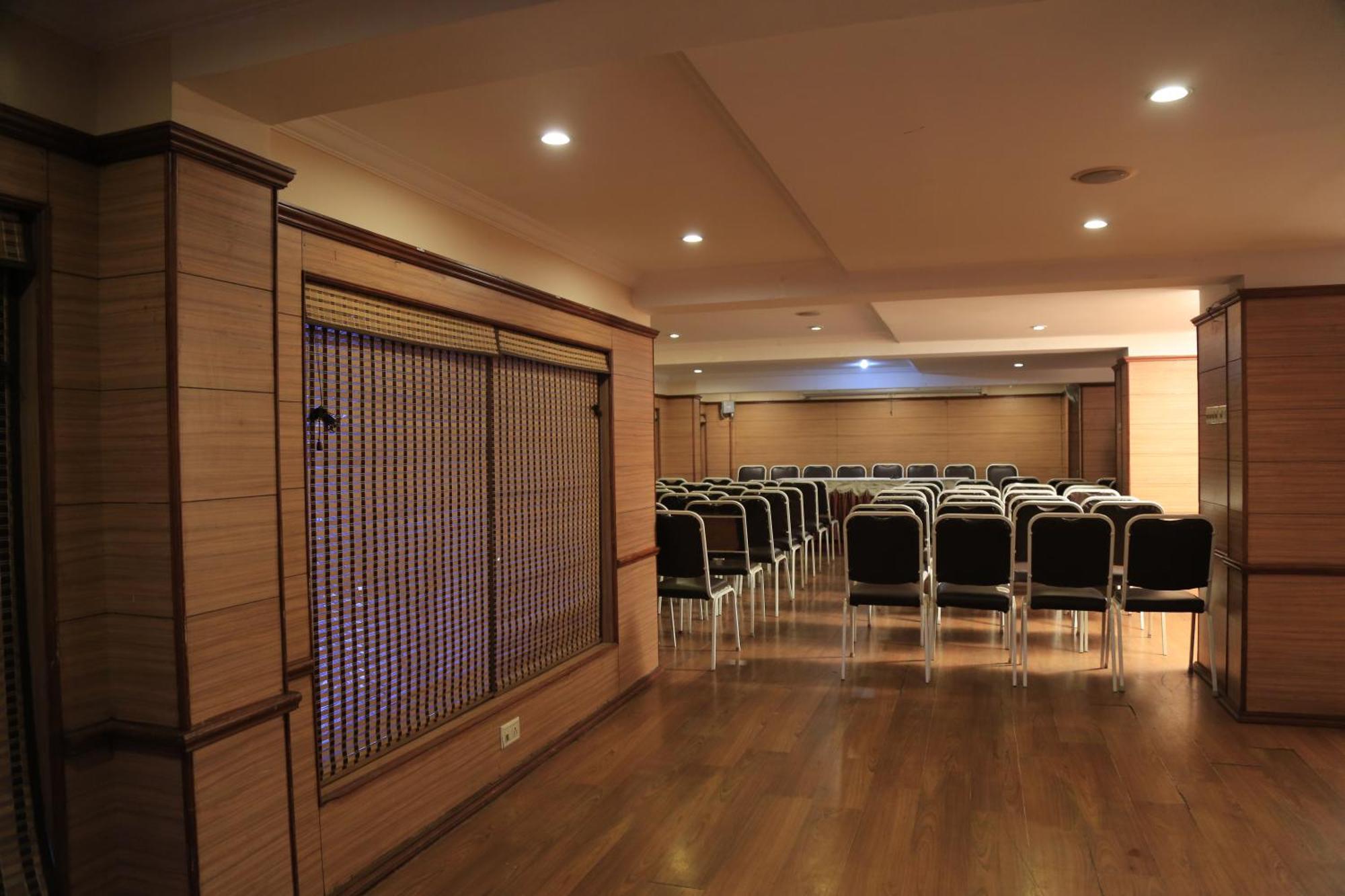 Hotel Devi Tower Salem Bagian luar foto
