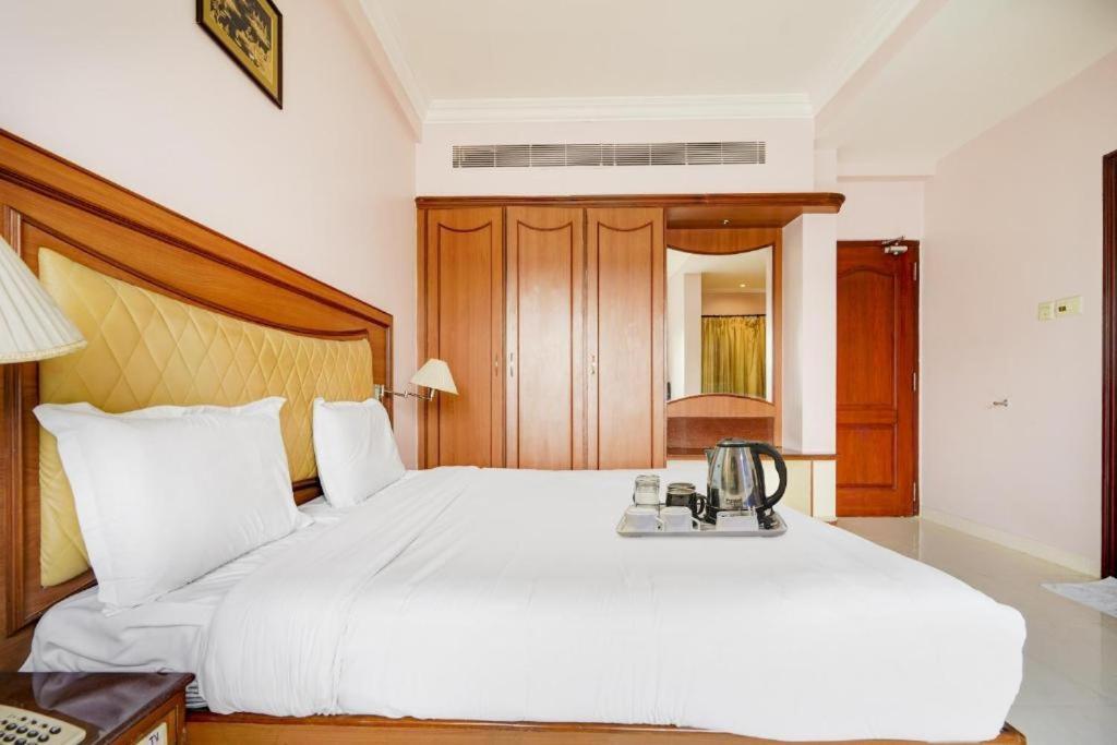 Hotel Devi Tower Salem Bagian luar foto