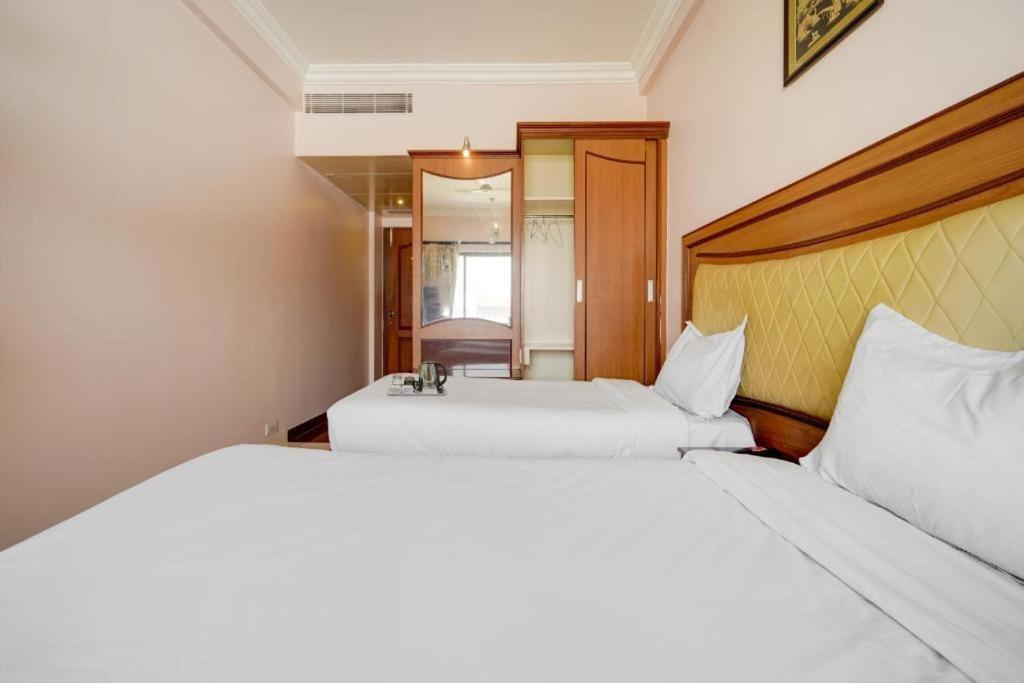 Hotel Devi Tower Salem Bagian luar foto