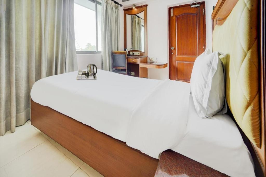 Hotel Devi Tower Salem Bagian luar foto